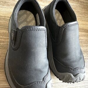 KEEN Black Slip-On Shoes, Kids Keen Shoes SIZE 10